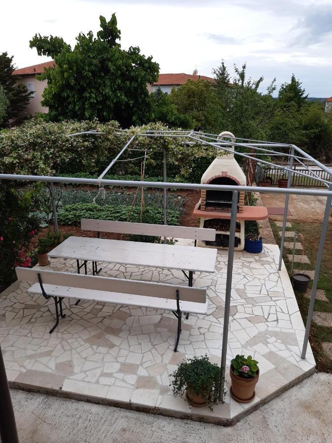 Apartment Thea Πούλα Εξωτερικό φωτογραφία